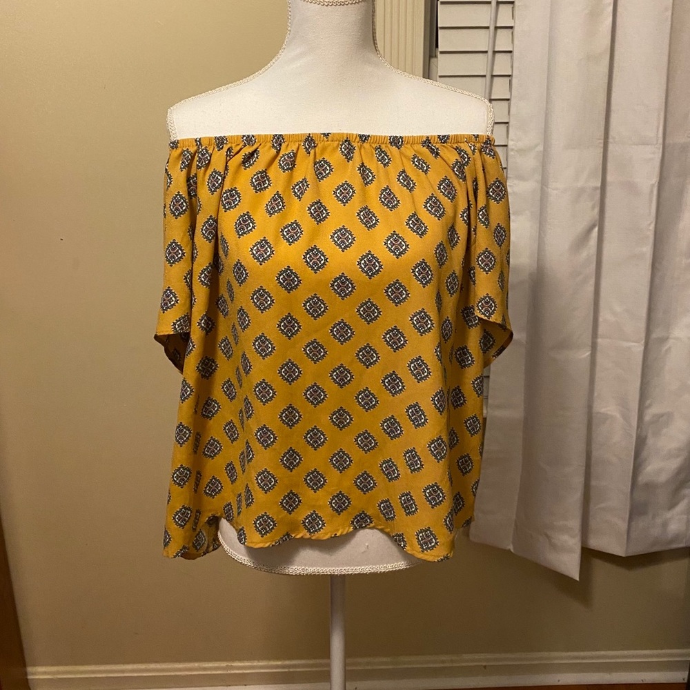 Yellow off the shoulders top